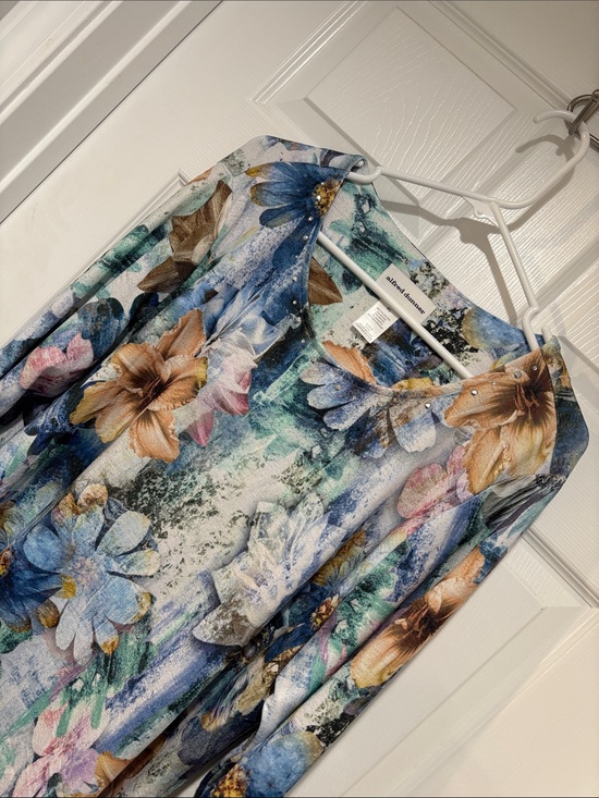Alfred Dunner Tops - ALFRED DUNNER Asymmetrical Floral Top w/Rhinestones on Collar
